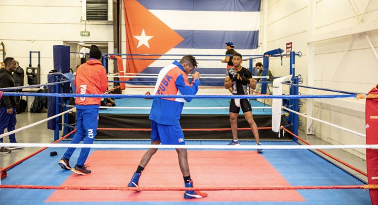 Boxeadores cubanos en entrenamiento en Tremblay-en-France en 2022.