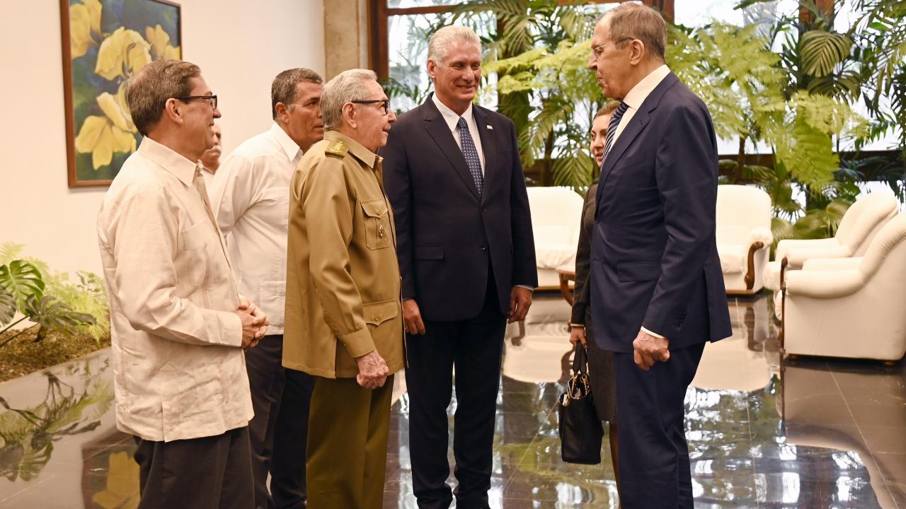 Encuentro de Lavrov con Raúl Castro y Díaz-Canel en Cuba.