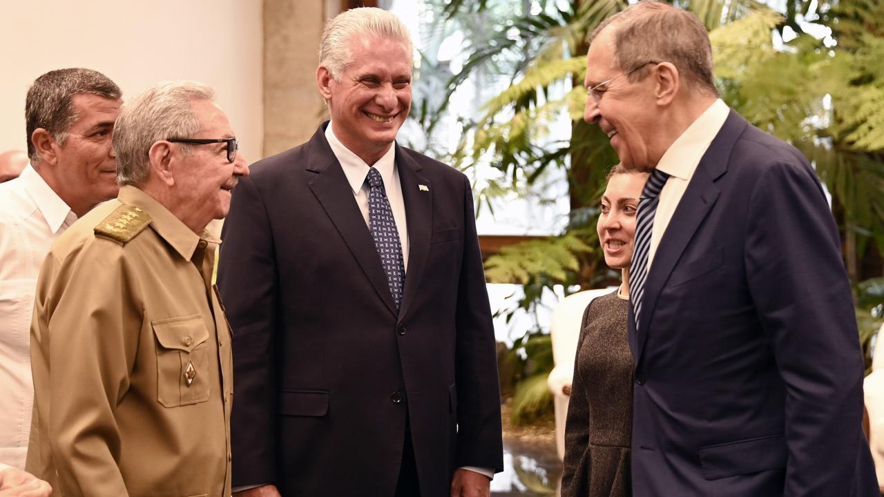 Encuentro entre Serguéi Lavrov, Raúl Castro y Díaz-Canel el 20 de abril en La Habana.