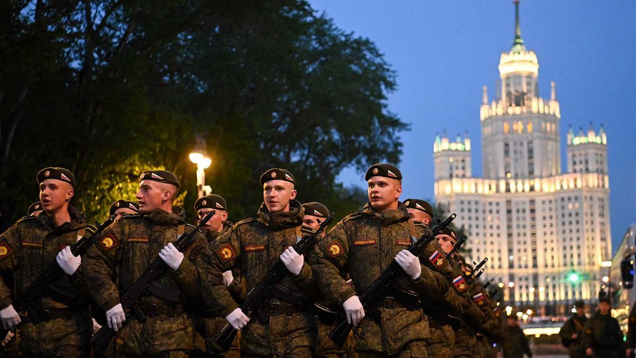 Militares rusos en el ensayo del desfile del Día de la Victoria en Moscú.