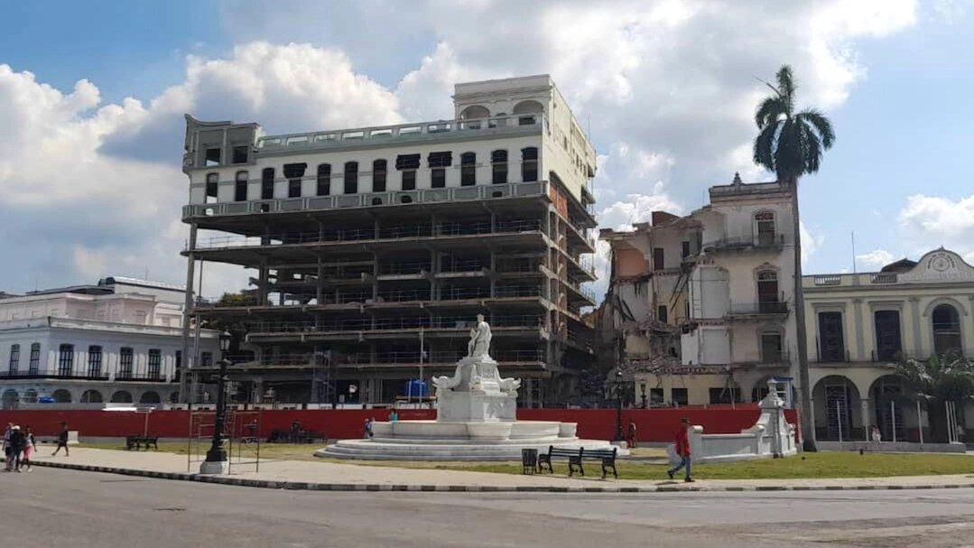 Current state of the Hotel Saratoga in Havana.