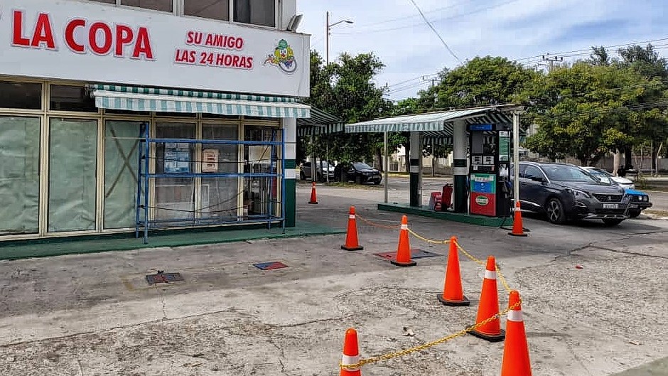 Gasolinera La Copa en 42 y 3ra, Miramar.