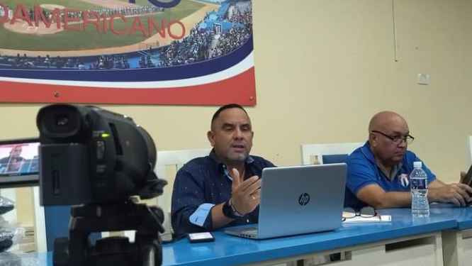 Conferencia de prensa de la Federación Cubana de Béisbol
