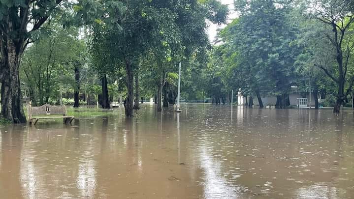 Un parque de Camagüey inundado tras las lluvias del fin de semana.