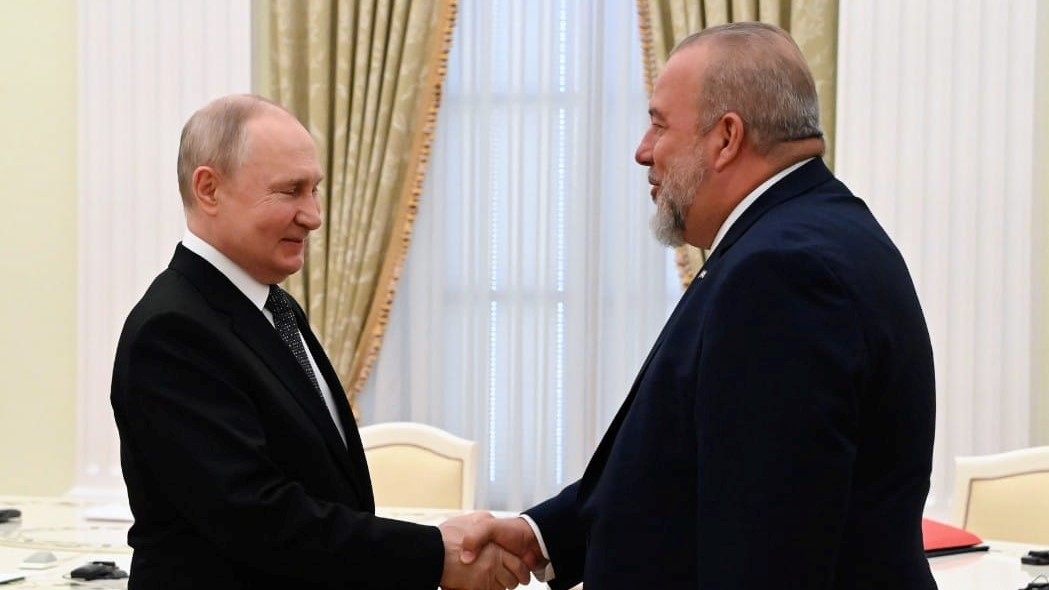 Vladimir Putin y Manuel Marrero Cruz en un encuentro en Moscú, el 14 de junio.
