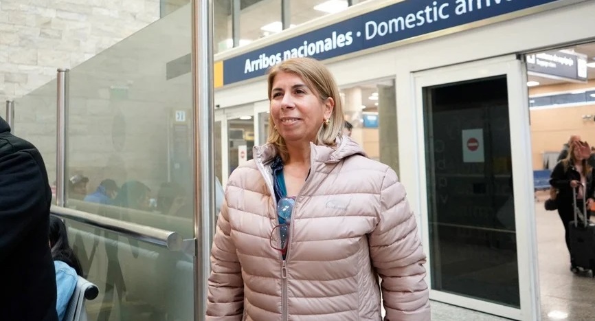 Yamila Socorro Molina, cubana, es la primera migrante en obtener su residencia argentina por vivir en las Islas Malvinas.
