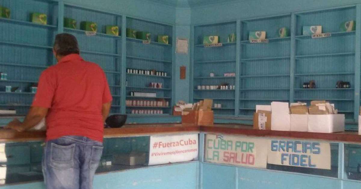 Una farmacia sin medicamentos en Cuba.