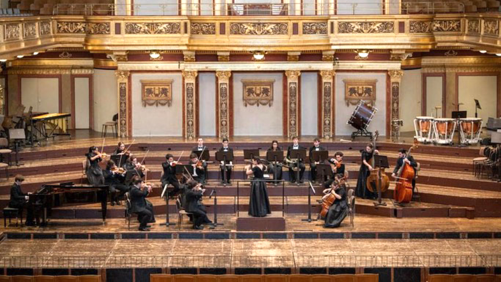 La Orquesta Juvenil de Musicall en Viena, dirigida por la cubana Taimy Balbuzano.