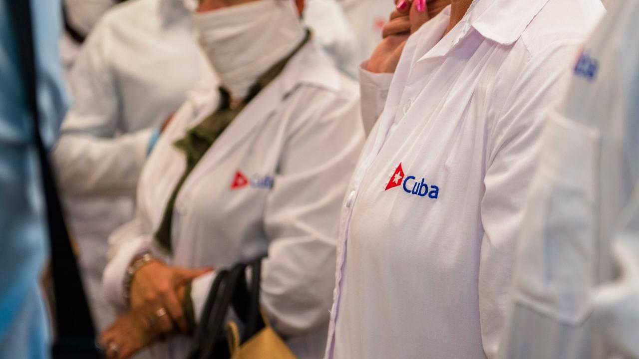 Médicos cubanos exportados al extranjero.
