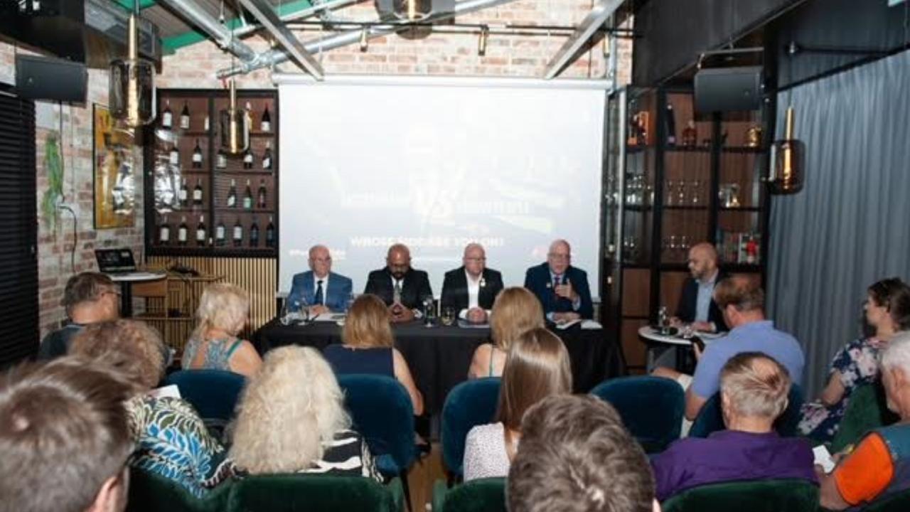 Miembros de Asamblea de la Resistencia Cubana junto a parlamantarios de Suecia y El Salvador durante una conferencia de prensa en Varsovia, Polonia.