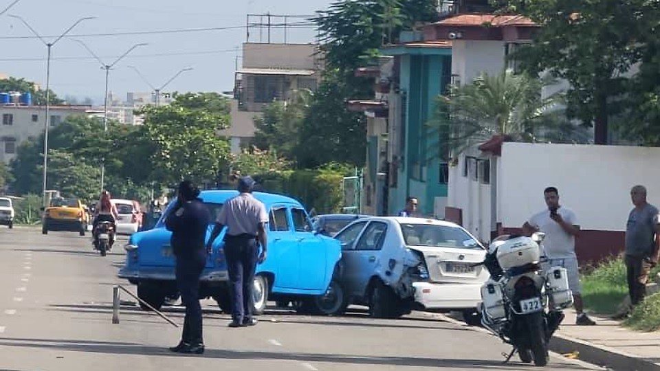Un choque de dos automóviles en La Habana.