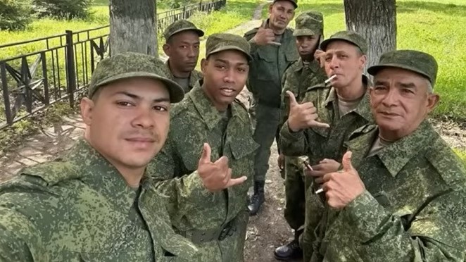 Un grupo de cubanos en Ucrania contratados por Rusia.