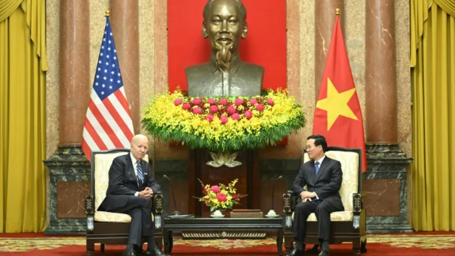 Joe Biden y Nguyen Phu Trong en Hanói el 11 de septiembre.