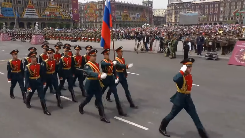 Contingente militar de Rusia en el desfile en México.