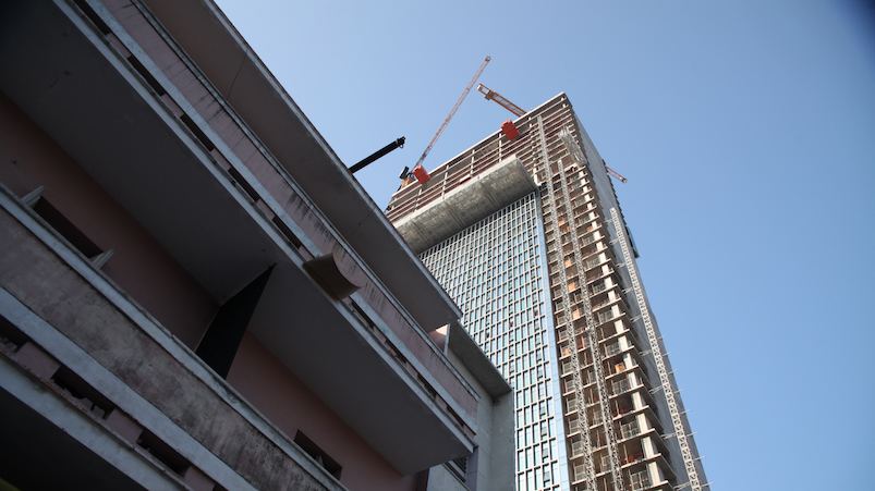 Construction of a hotel in El Vedado, Havana. 