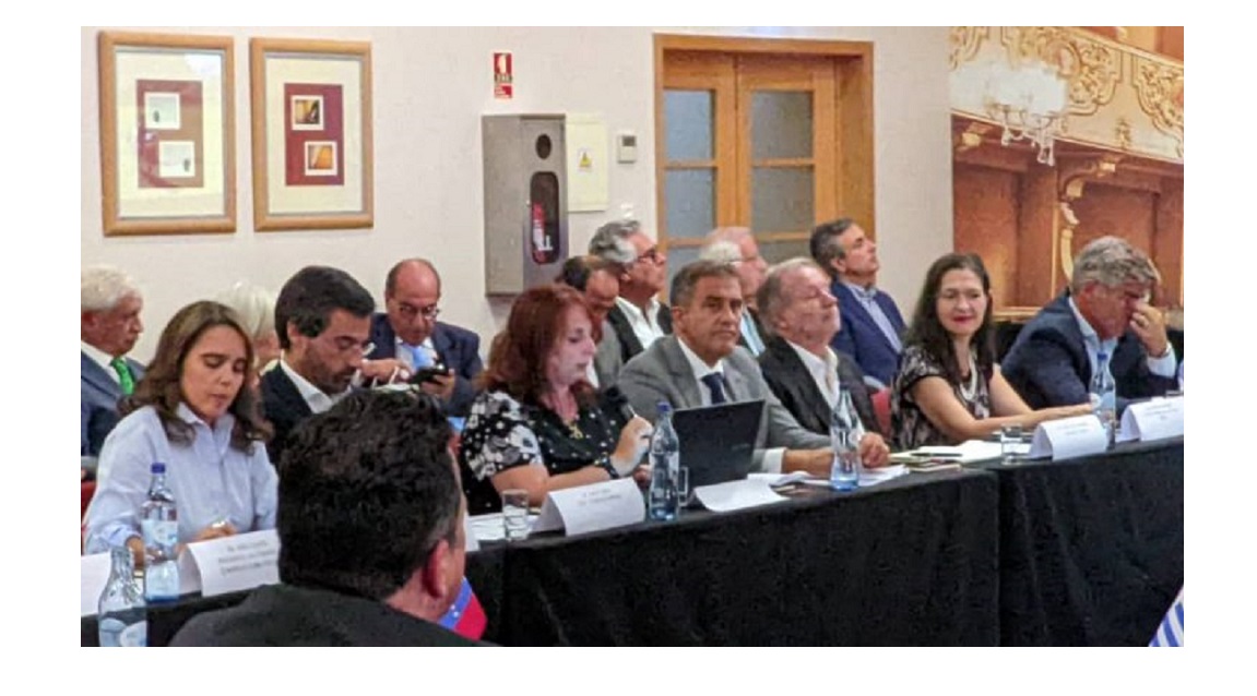 Reunión durante el XIV Foro de Turismo Portugal-América Latina.