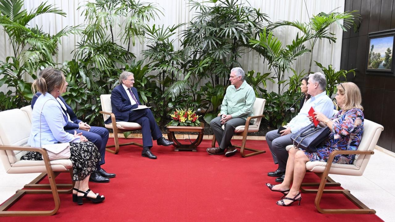 Díaz-Canel recibe a Boris Titov, presidente del Consejo Empresarial ruso-cubano.