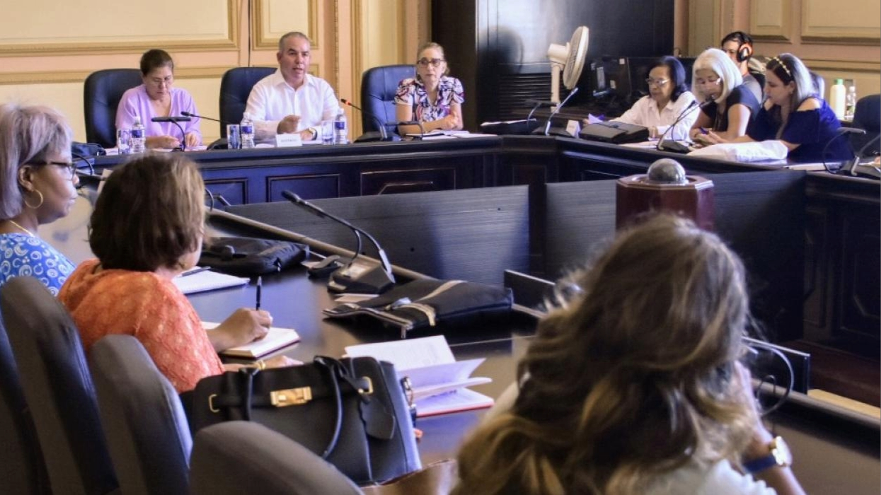 Diputados de la Asamblea Nacional analizan la situación de los precios en Cuba.