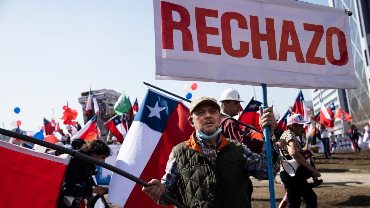 Manifestación en contra del proyecto de Constitución de Chile, 2022.