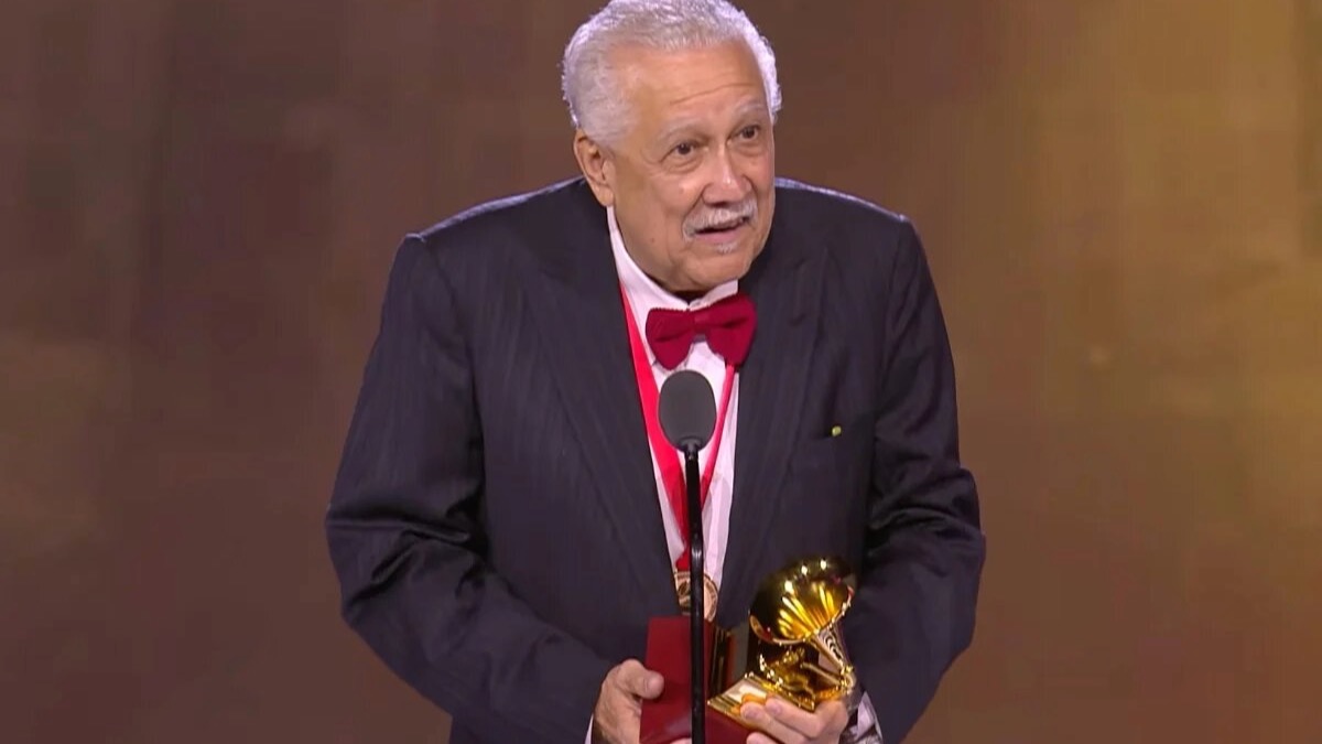 Paquito D'Rivera, doblemente premiado en los Latin Grammys 2023.