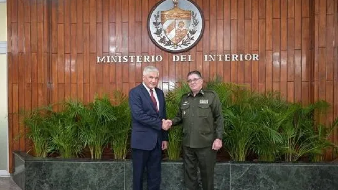 Encuentro entre el ministro del Interior ruso, Vladímir Kolokoltsev, y su homólogo cubano, Lázaro Alberto Álvarez Casas.