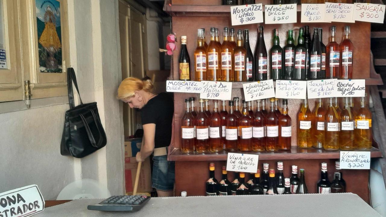 Una venta de bebidas en La Habana.