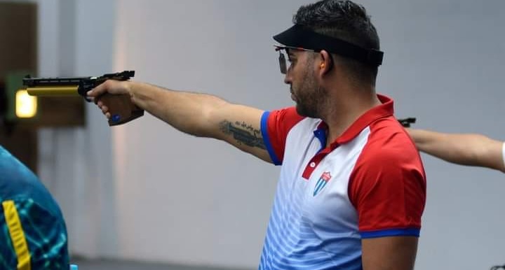 El pistolero cubano Guillermo Pías del Río durante una competencia.