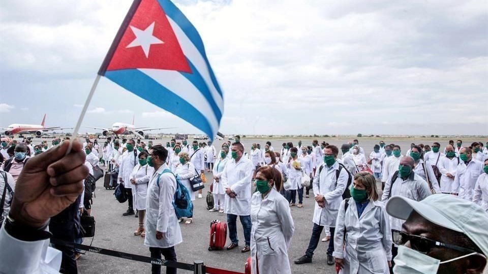 Médicos cubanos exportados al extranjero.