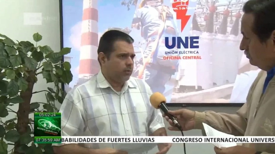 Lázaro Guerra, director técnico de la Unión Eléctrica en televisión.