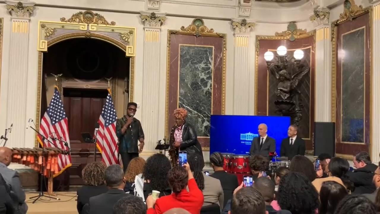 Cimafunk cantando en la Casa Blanca. Captura de pantalla.