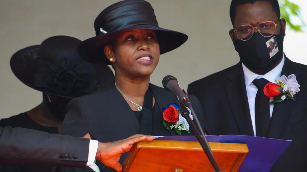 Martine Moïse en el sepelio de su esposo, el presidente Jovenel Moïse.