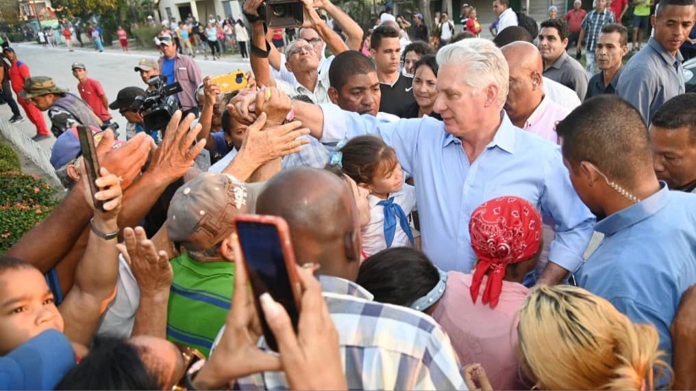 Miguel Díaz-Canel en su recorrido por Río Cauto y Mayarí.