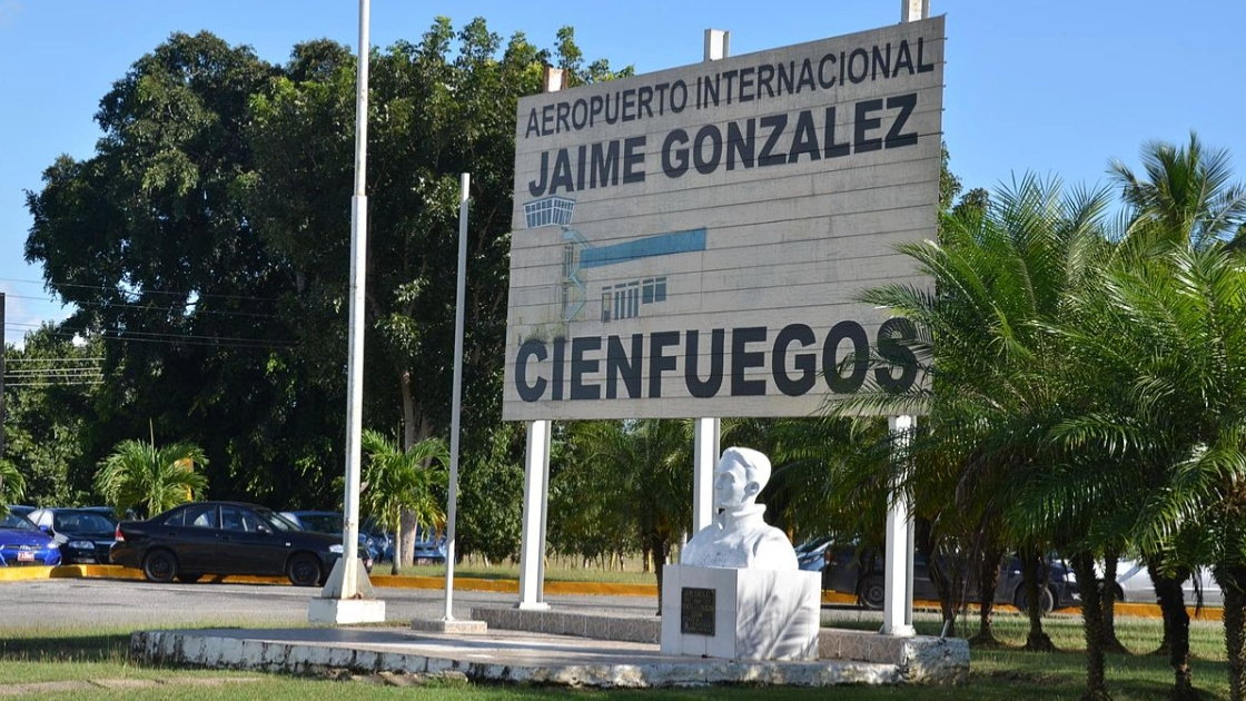 El aeropuerto internacional  Jaime González, de Cienfuegos.