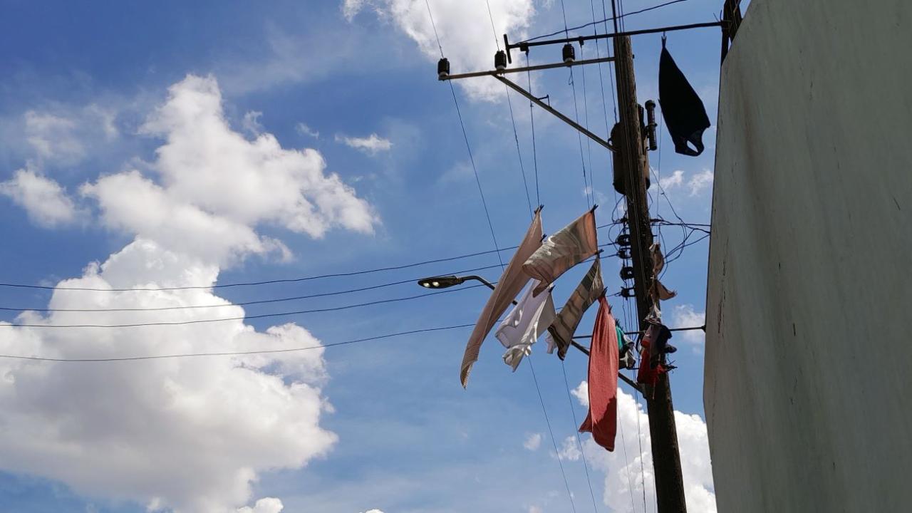 Tendido eléctrico en La Habana.