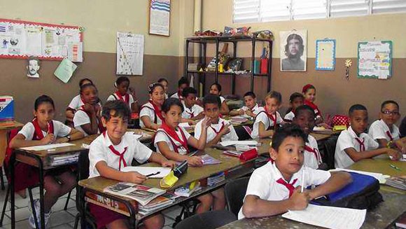 Estudiantes de primaria en una escuela cubana.
