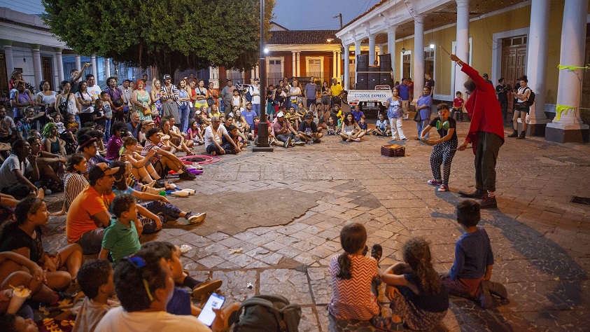 Evento cultural en un parque de Managua.