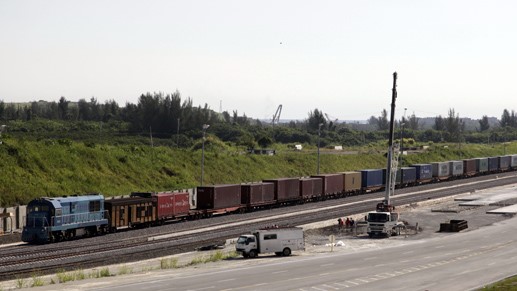 Ferrocarril de carga en Cuba.
