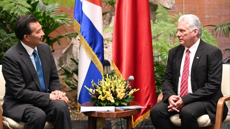 Miguel Díaz-Canel y el presidente de la Agencia China de Cooperación Internacional, Luo Zhaohui.