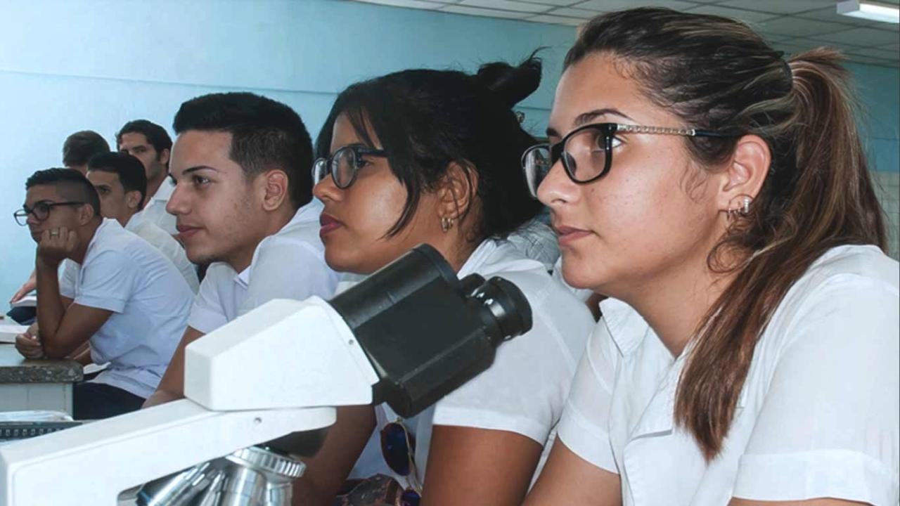 Estudiantes de la Universidad de Ciencias Médicas de La Habana.
