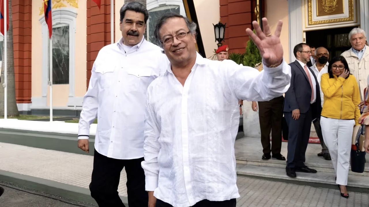Nicolás Maduro (izq.) y Gustavo Petro, 2023.