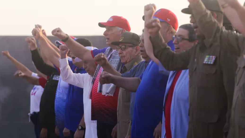 La cúpula del poder en Cuba en el acto del Primero de Mayo de 2024.