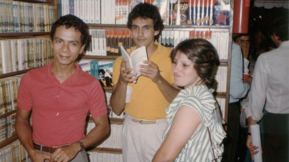 Pedro Jesús Campos, Néstor Díaz de Villegas y Mercedes Déborah, en la librería SIBI, 1982.
