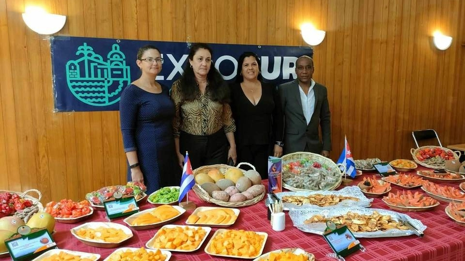 Evento de presentación y degustación de productos cubanos en la Embajada de Cuba en Francia.