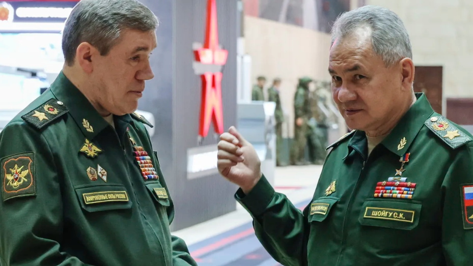 El jefe del Estado Mayor del Ejército ruso, Valery Guerásimov, y el exministro de Defensa, Serguéi Shoigú.