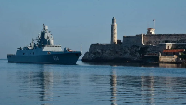 Entrada a La Habana de un buque de guerra de Rusia.