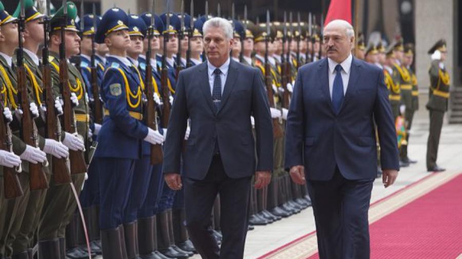 Lukashenko y Díaz-Canel en 2019 en Minsk.
