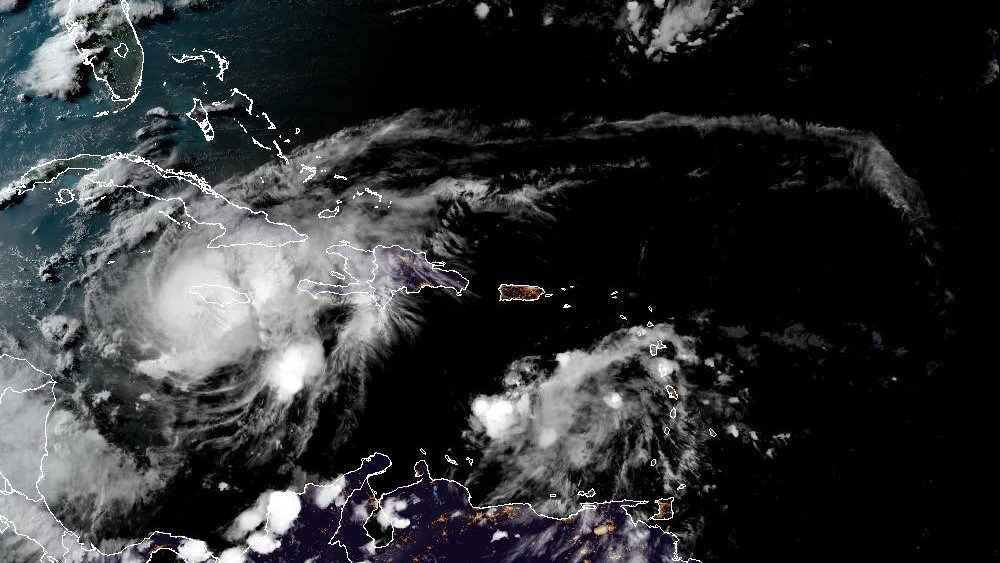 El huracán Beryl y sus bandas de alimentación que afectan a Cuba.