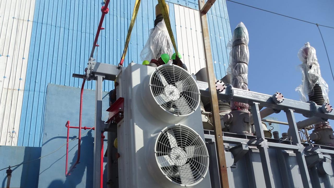 Montaje de un sistema de enfriamiento en la termoeléctrica de Matanzas.