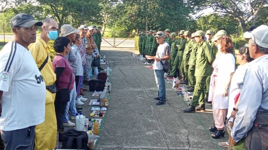 Brigada de trabajo contra la epidemia en un policlínico de Camagüey.