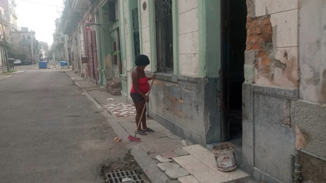 Una embarazada en Cuba.